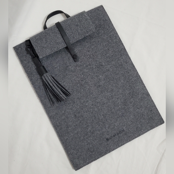 Anthropologie + Sherpani Felt & Leather Tech Case - Picture 1 of 6